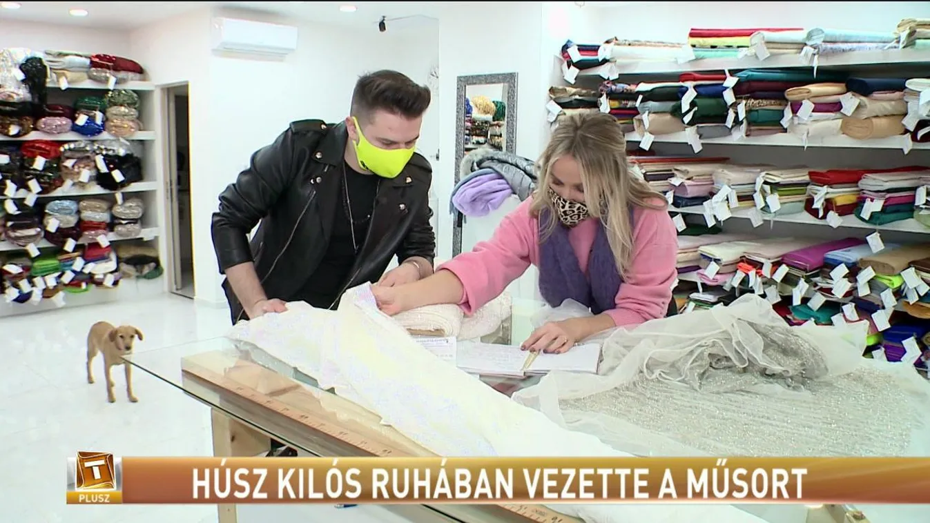 Húsz kilós ruhában vezette a műsort