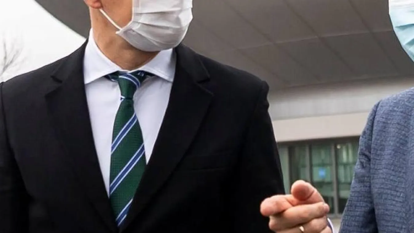 Szijjártó Péter: Magyar gazdaság gerincoszlopa az autóipar