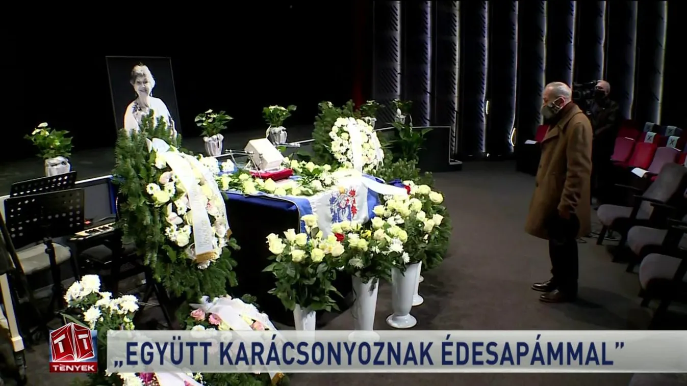 "Együtt karácsonyoznak édesapámmal"