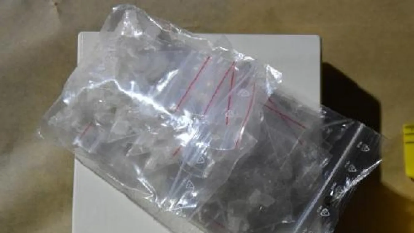 Droggal kereskedett a határrendész