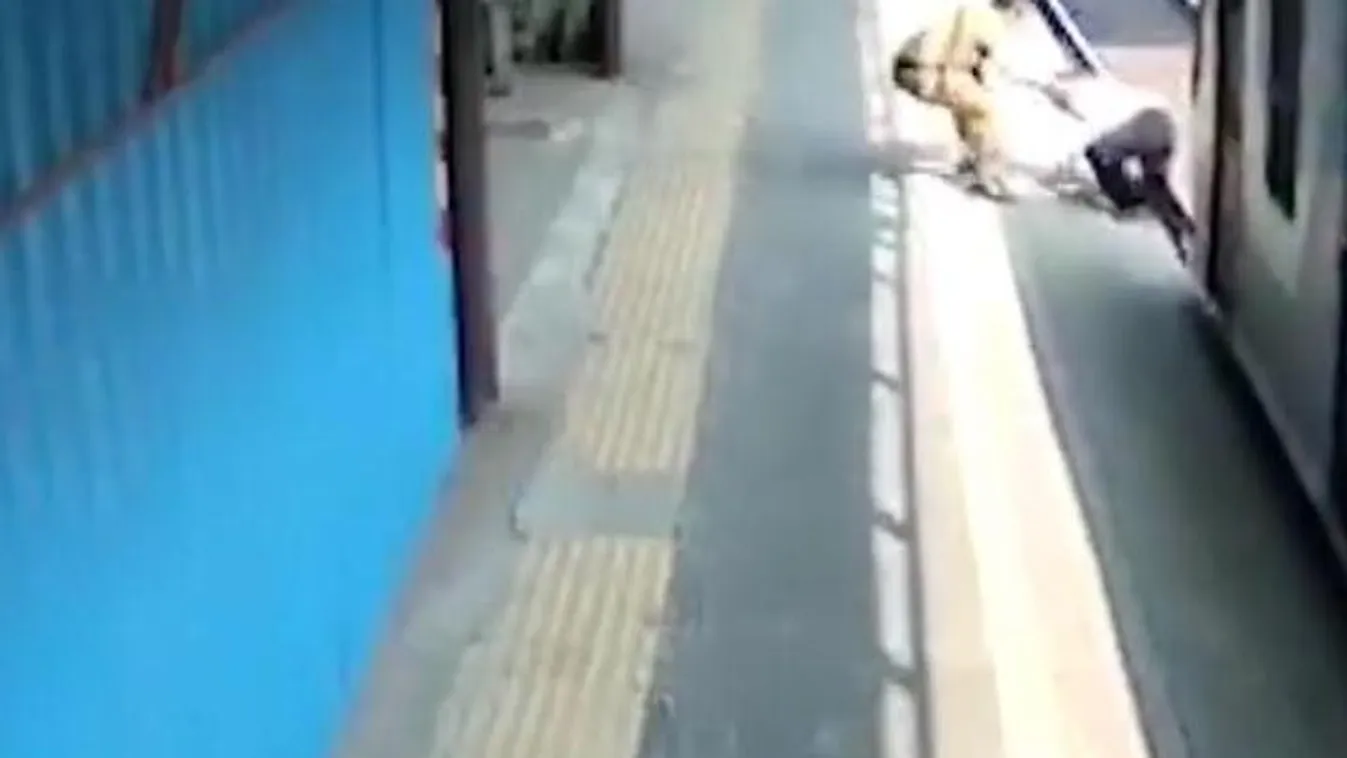 Életét kockáztatta a cipőjéért - VIDEÓ