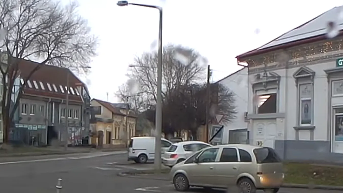 Út közepén hagyta kocsiját, amíg vásárolt - VIDEÓ