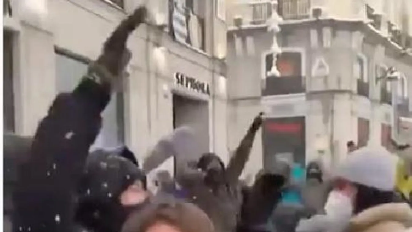 Koronavírus felfüggesztve: Utcabáltól volt hangos Madrid belvárosa