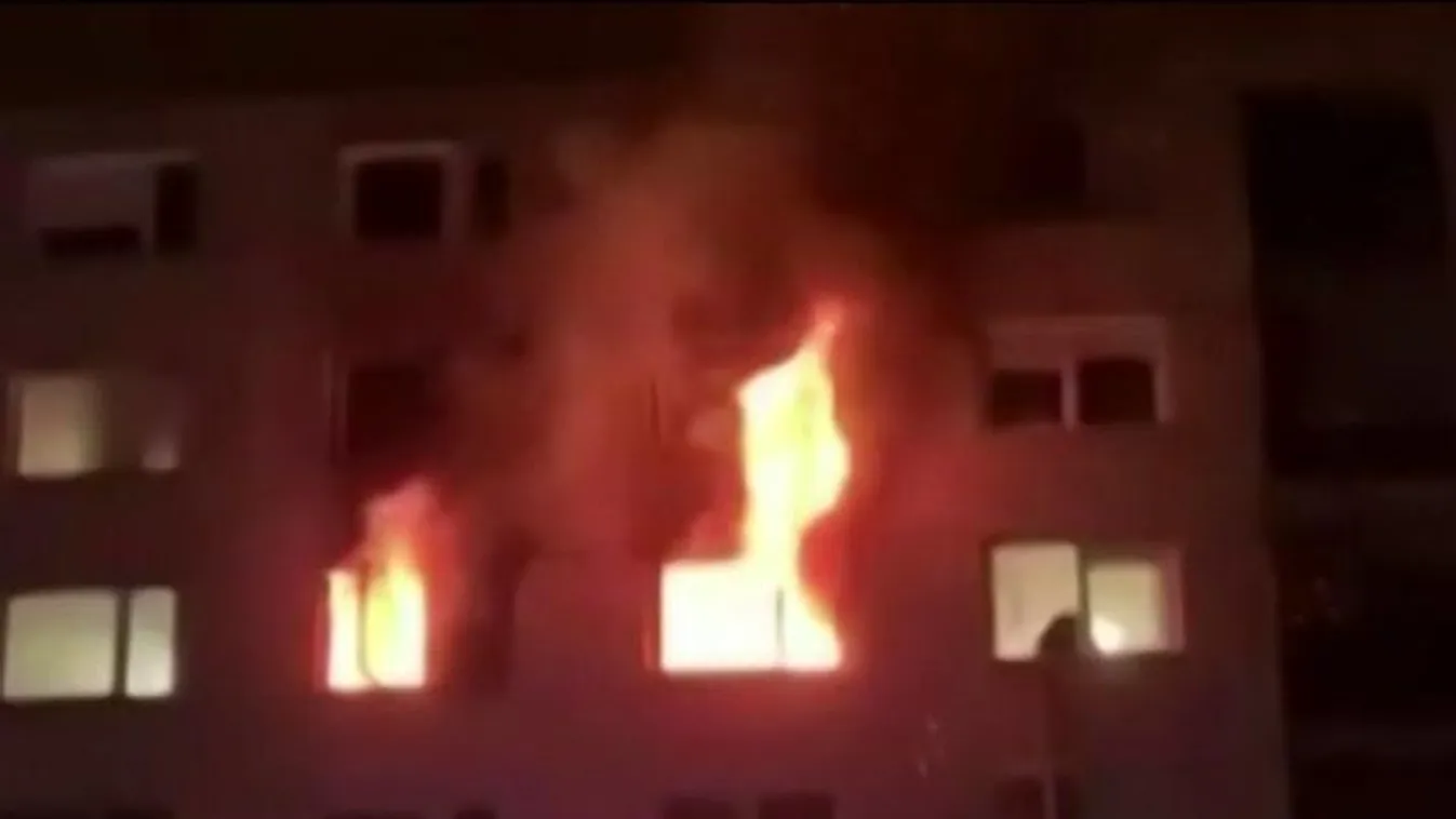 Berúgták az ajtót, majd kimentették a lángok közül - VIDEÓ