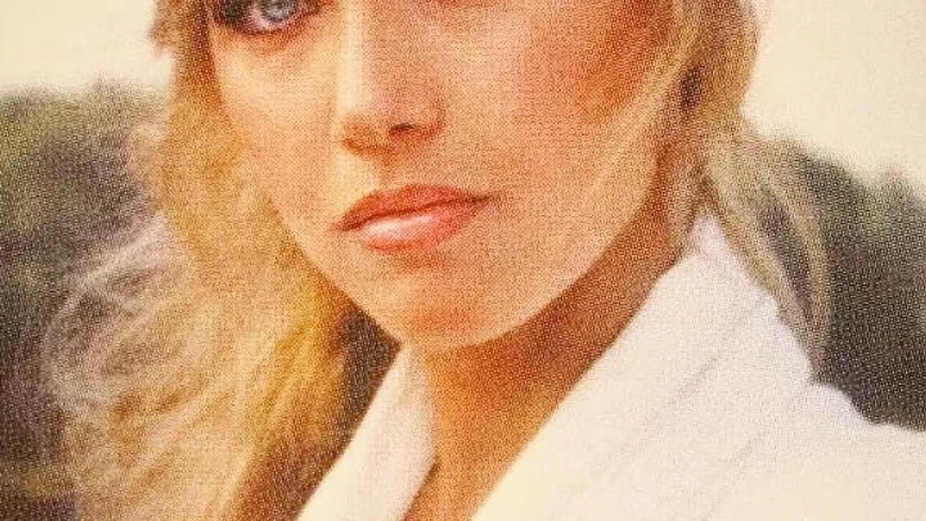 Összeesett és meghalt az egyik legszebb James Blond-lány