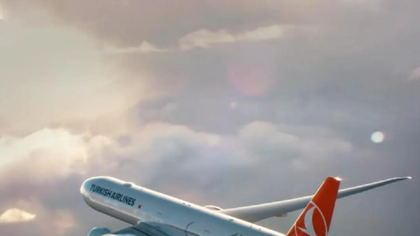 Csoda hogy túlélte! Egy tinédzser a repülőgép futóművébe kapaszkodva repült