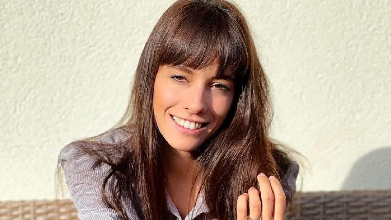 Király Viktor felesége szexi, bikinis tengerparti fotóval vágyakozik az utazásra