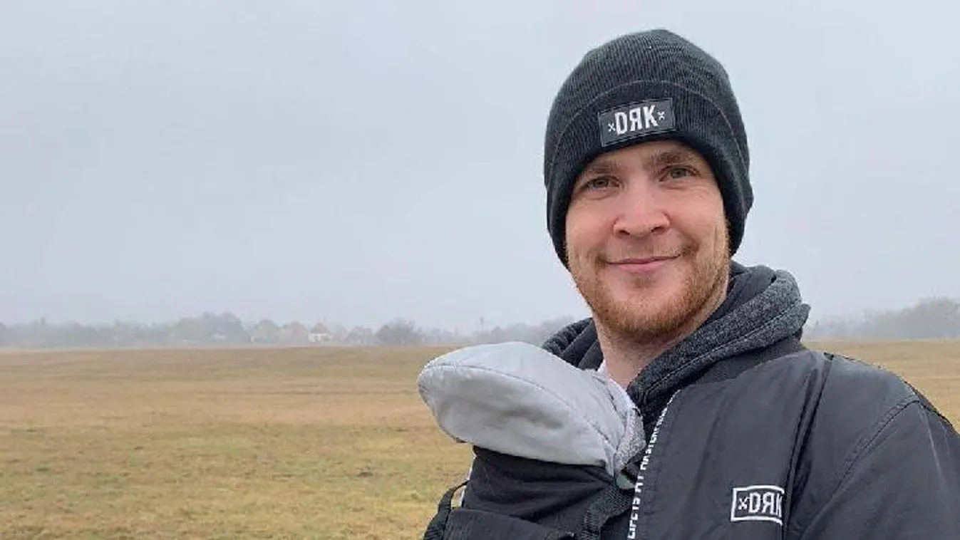 Megmutatta kisfiát a magyar úszó