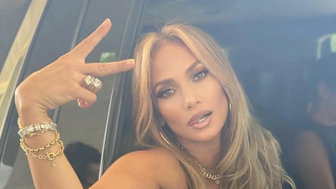 Jennifer Lopez nemrég szakított,  de máris esküvői ruhában pózol