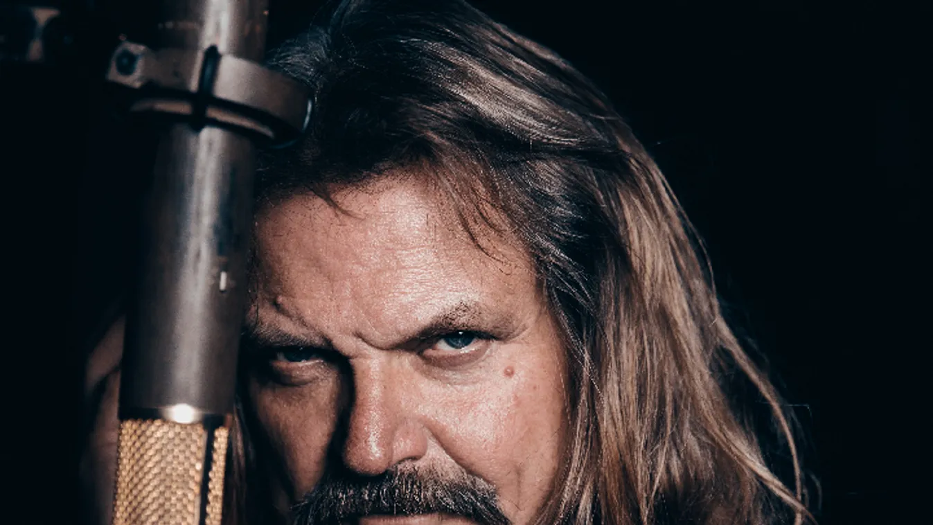 Imádják az emberek Leslie Mandoki online koncertjét