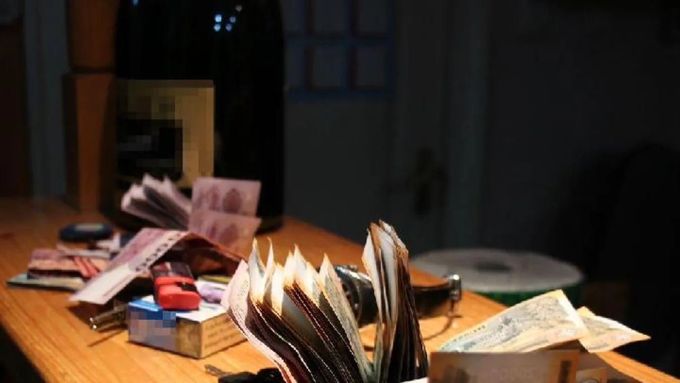 Micsoda buli: ötszázassal szívták fel a kokaint a pókerezők - Videó