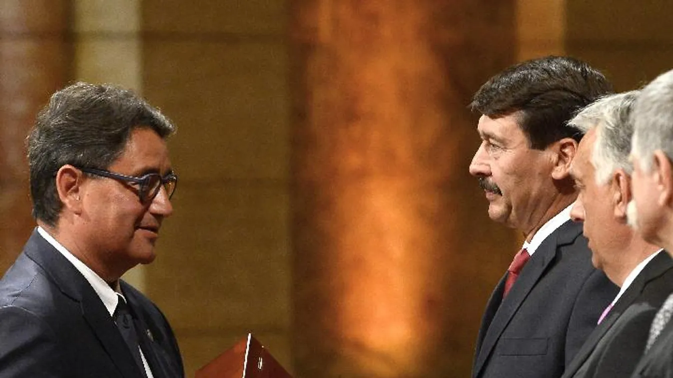 Dr. Merkely Béla állami kitüntetést kapott