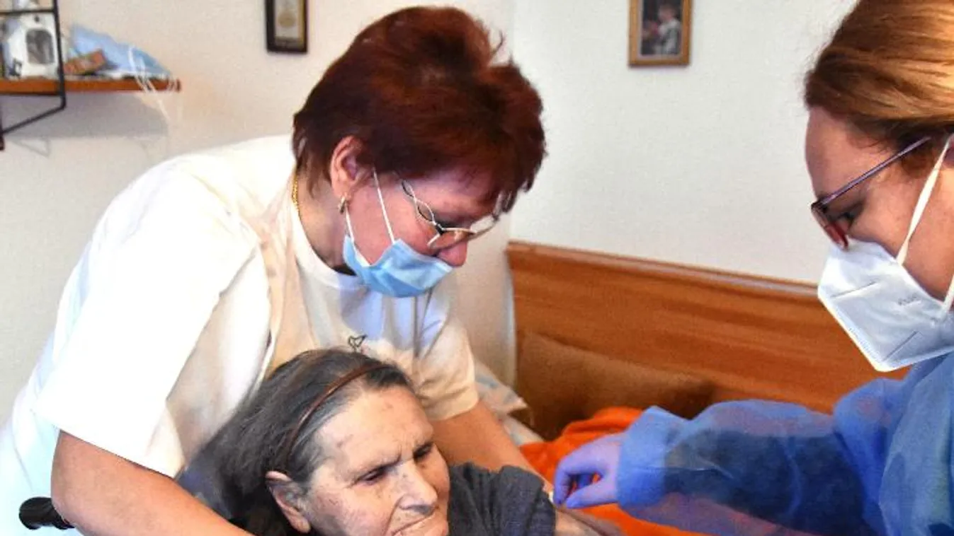 Szlávik János: többségében oltatlan, idős emberek kerülnek kórházba