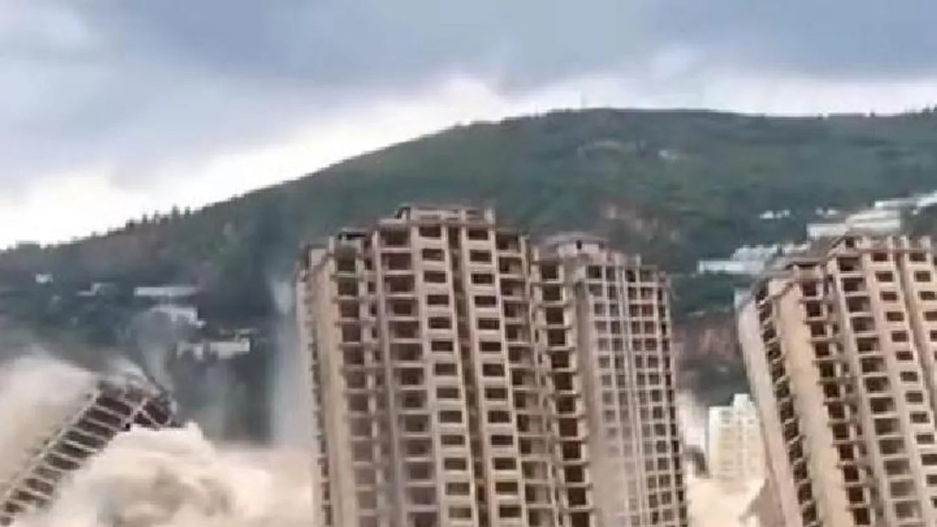 Néhány másodperc alatt vált egyenlővé a földdel 15 toronyház - Videó