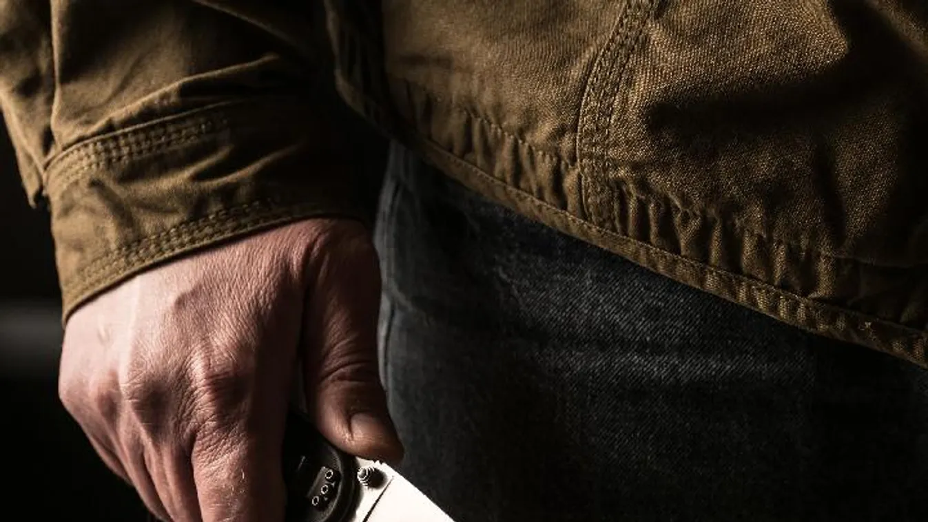 Péntek éjjel összeverekedett két társaság, az egyik férfit leszúrták