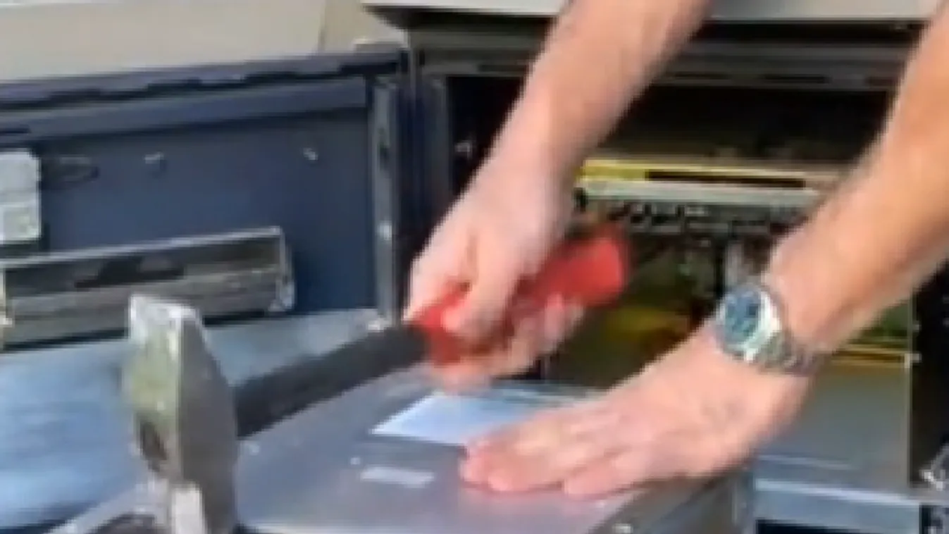 Hihetetlen, mit rejtett a régi bankautomata!