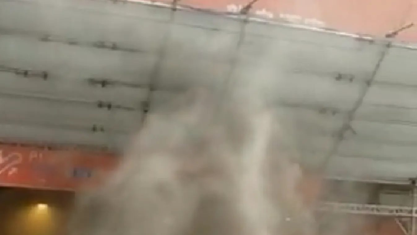 Lángokban áll a felhőkarcoló Hong Kongban, többszázan rekedtek a tetején