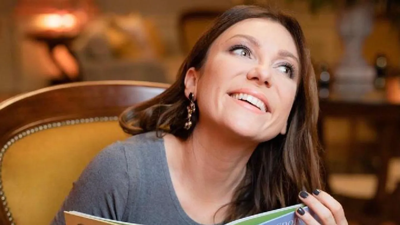 Rúzsa Magdi hatalmas karácsonyi pocakot mutatott - Fotó