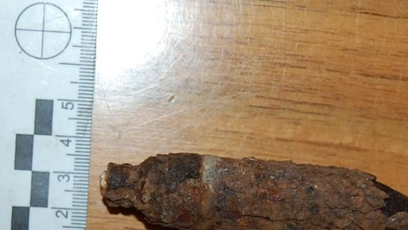 Szokatlan baleset : második világháborús lövedéket operáltak ki a hátsójából