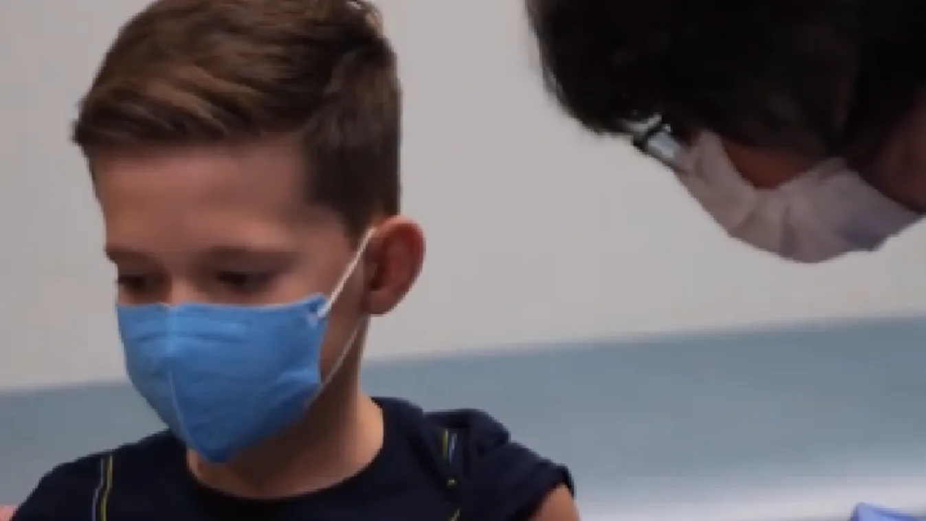 „Kicsit csípett, de egyáltalán nem fájt" - beoltották az első magyar gyereket