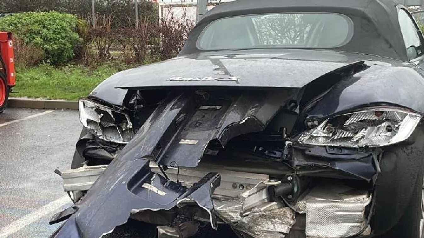 Szerinte csak egy karcolás, darabokra tört luxusautót vezetett ittasan