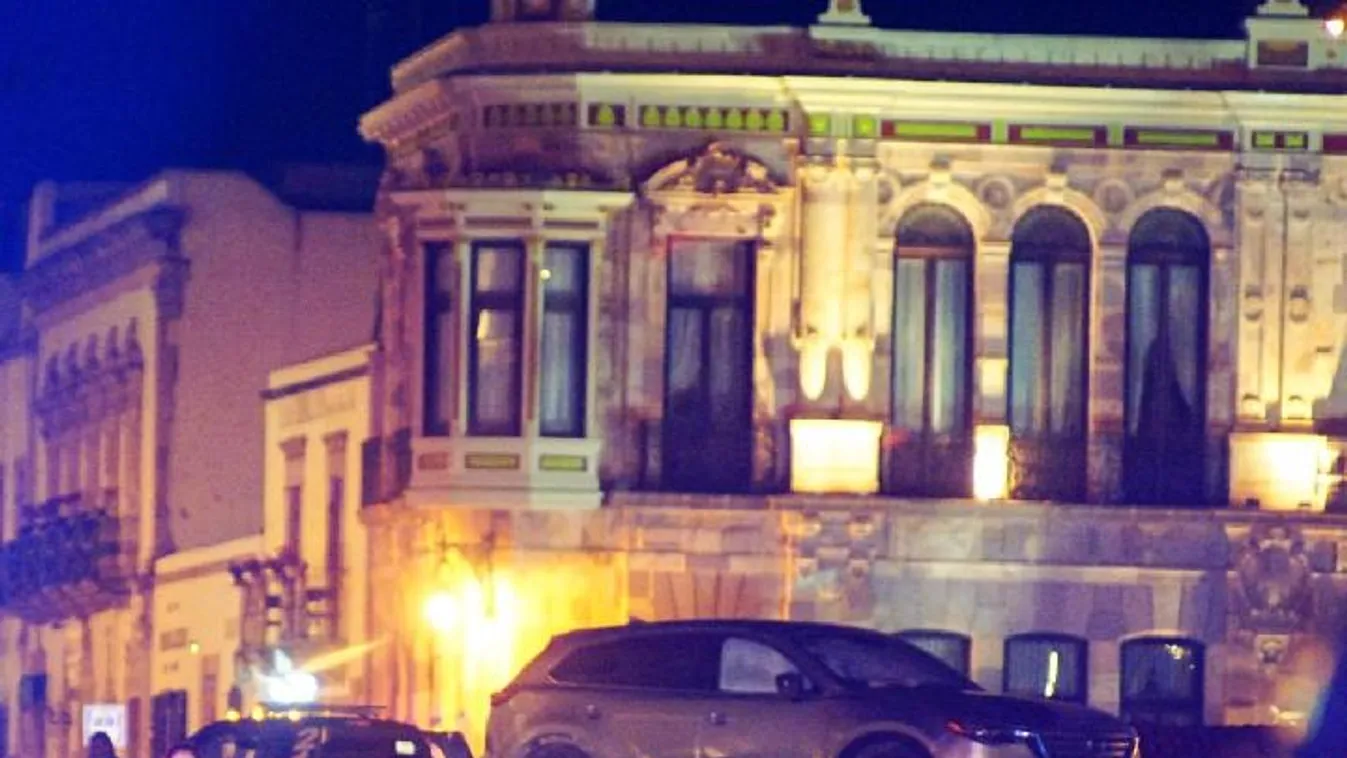 Egy gyanús autó parkolt a kormányzati épület előtt, azonnal lezárták a környéket