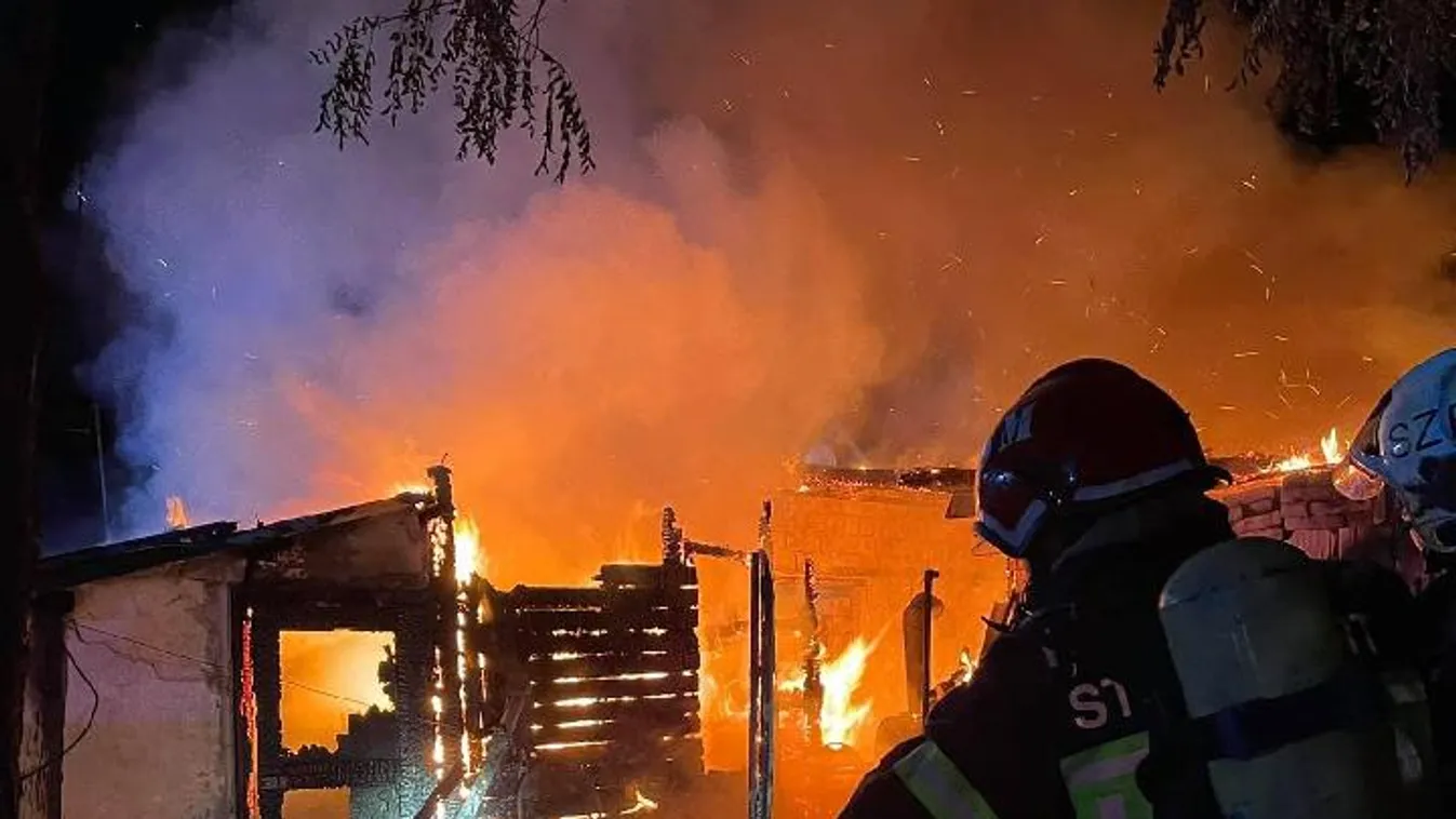 Sokkoló látvány fogadta a tűzoltókat egy gyulai háztűznél