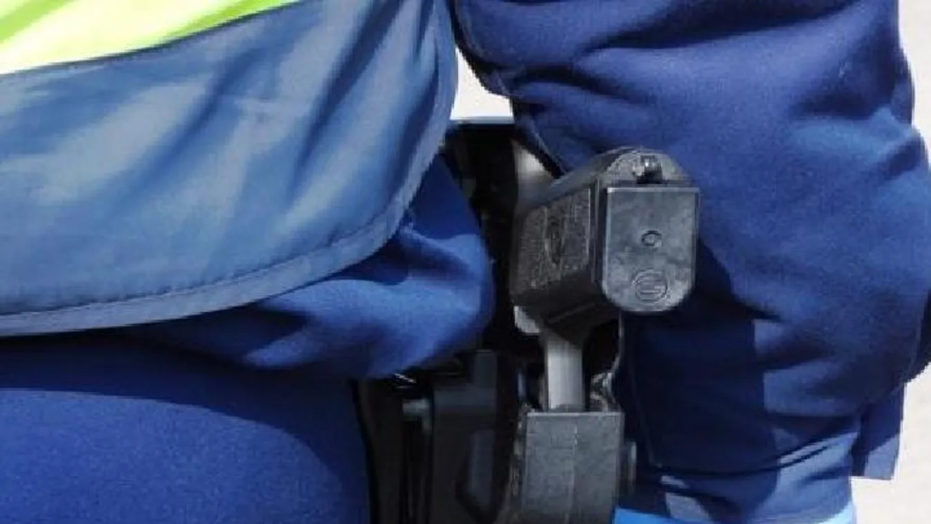 Ittasan, forgalommal szemben haladt az autópályán, pechjére a rendőrök is arra jártak