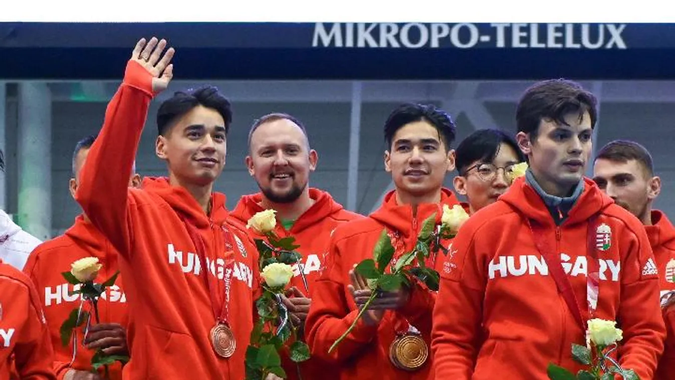 Százak fogadták a téli olimpia hőseit itthon