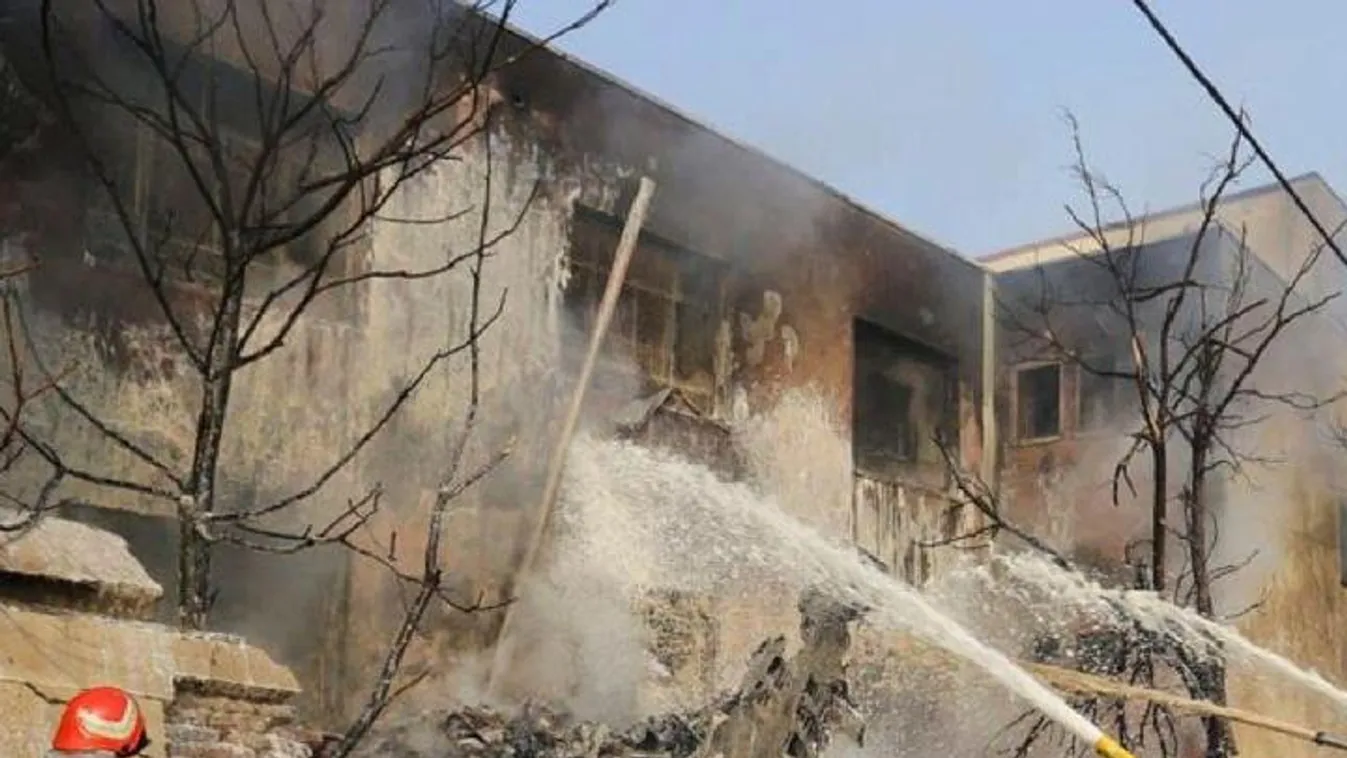 Iskola mellé zuhant a vadászgép, többen meghaltak