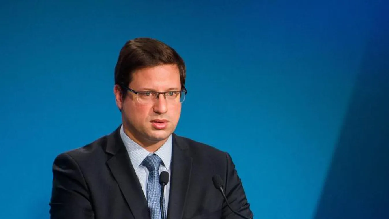 Gulyás Gergely: A kormány kitart a benzinárstop mellett