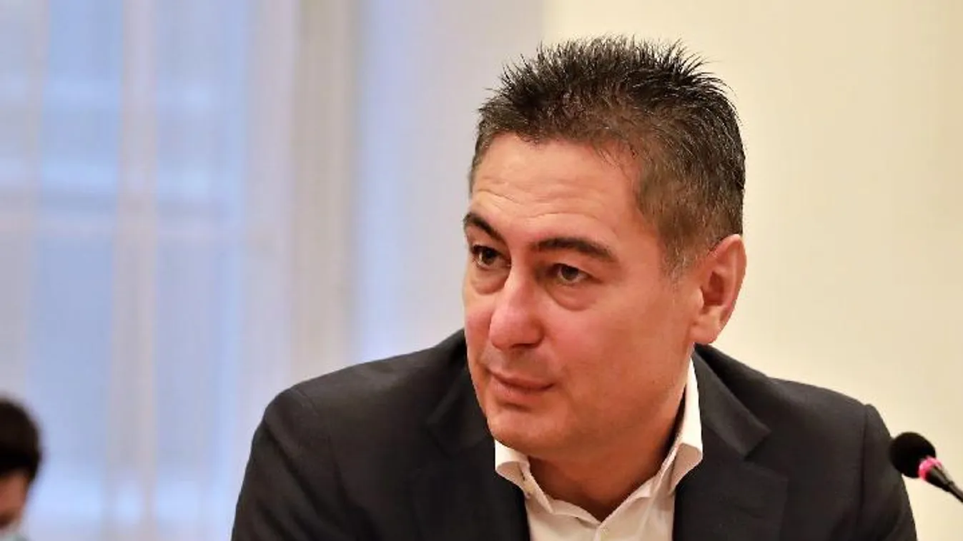 Újabb luxusvilla köthető az MSZP-s Horváth Csabához