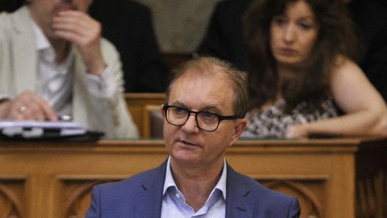 Gyanúsítottként hallgatták ki Tóth Csaba országgyűlési képviselőt
