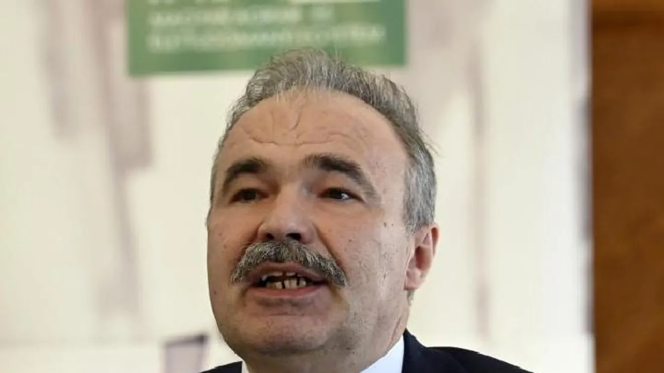 Agrárminiszter: Az üzemanyag-árstop a biztonságos élelmiszer-ellátást is garantálja