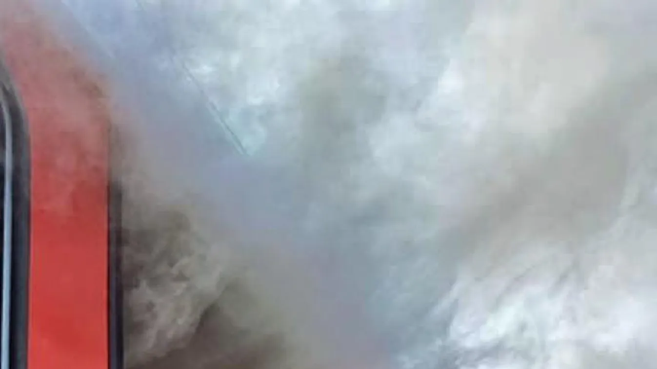 Kigyulladt egy vonat Kiskunmajsán