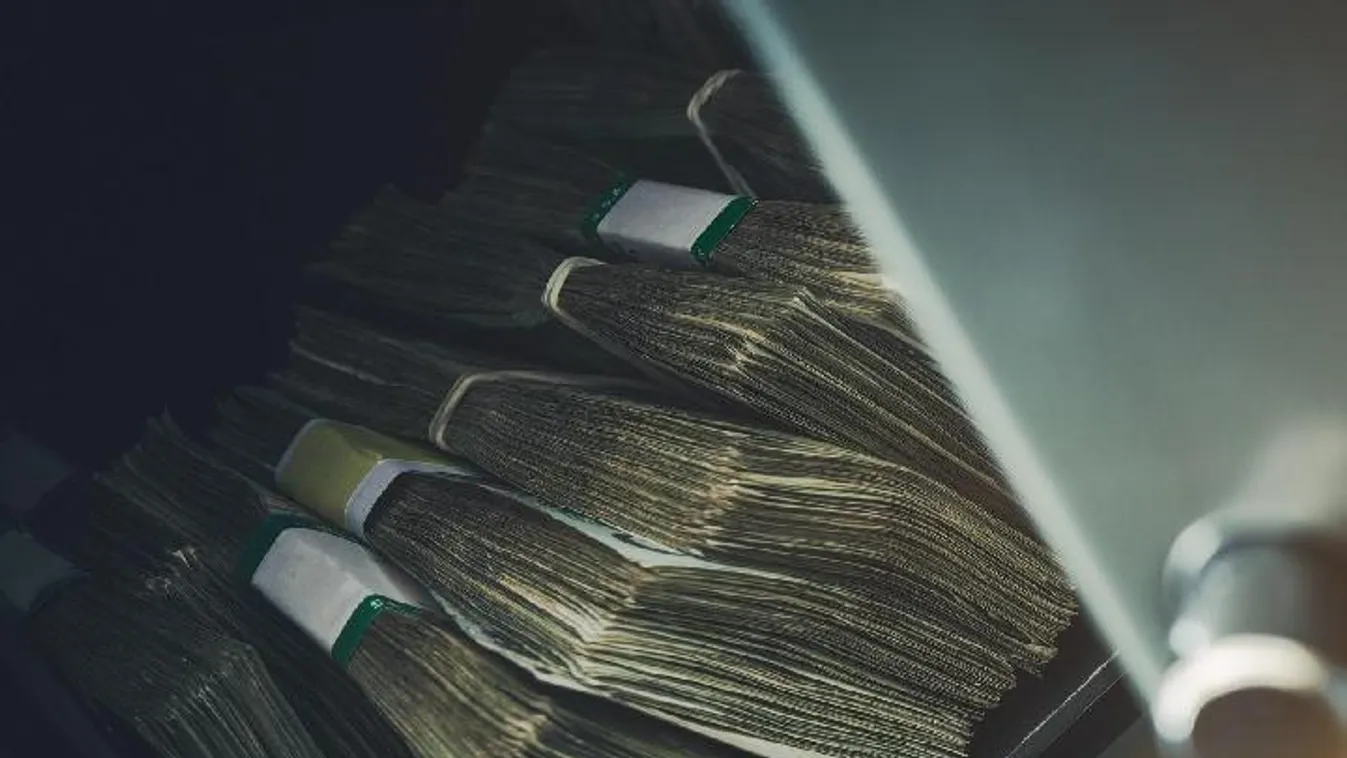 Hihetetlen, mit talált a régi széfben a férfi