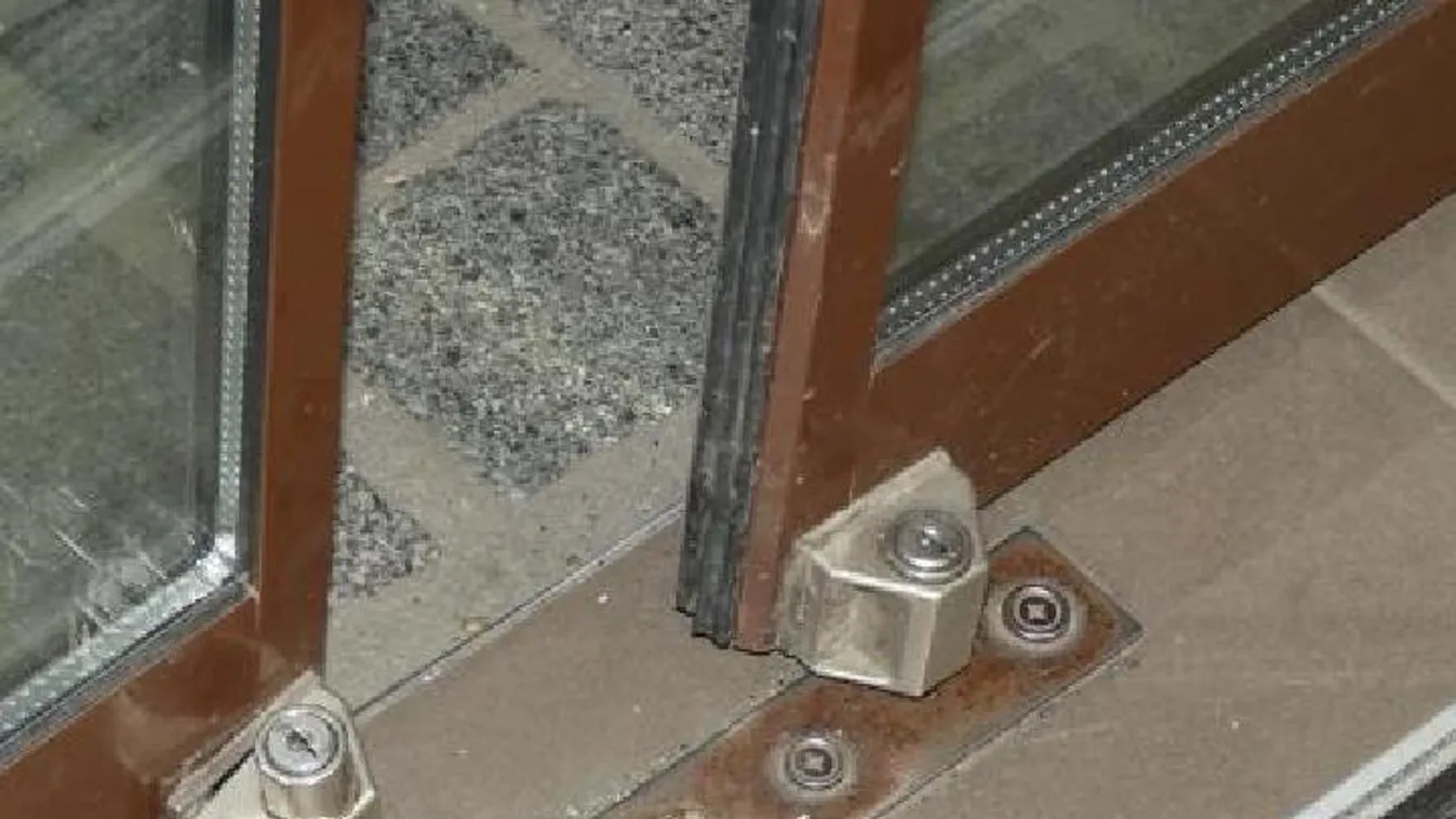 Kádban próbált meg elbújni a rendőrök elől, nem úszta meg