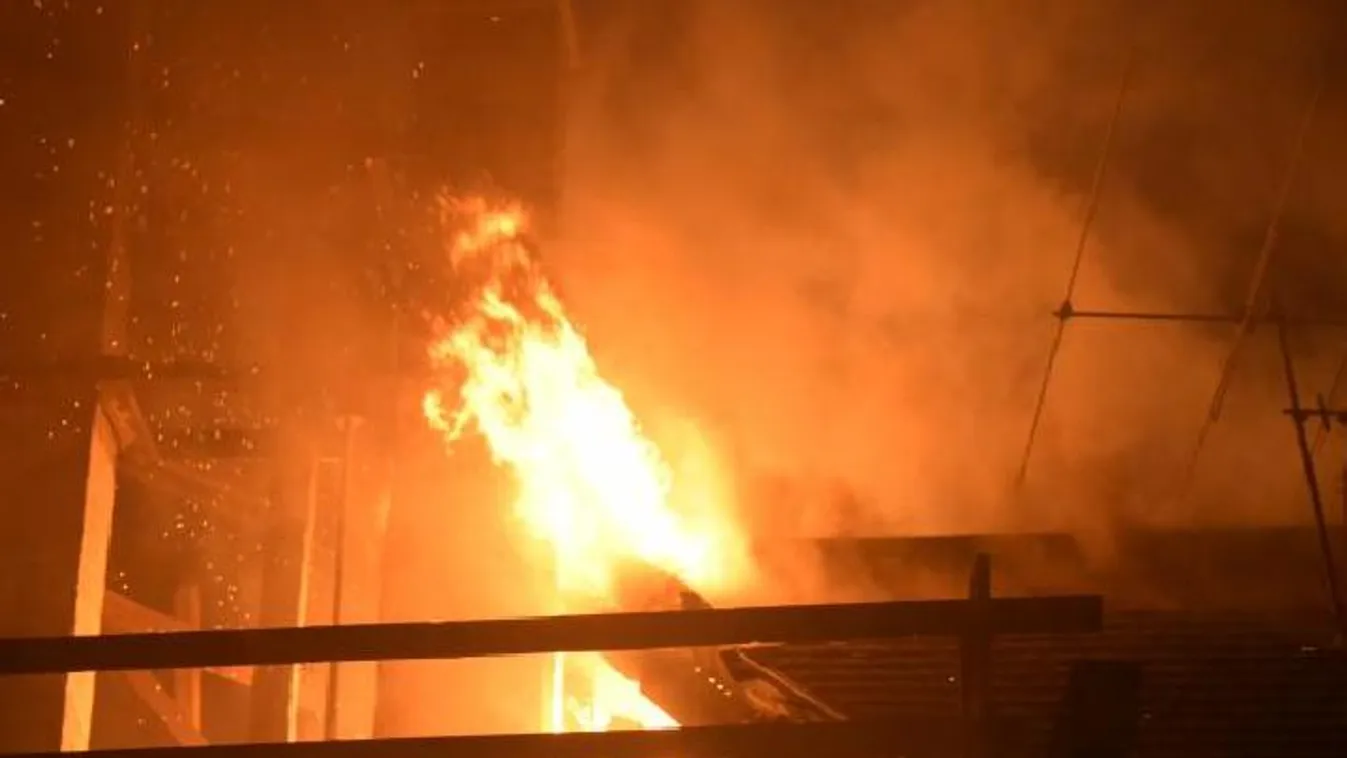 Óriási lángok csaptak fel a belvárosban - Videó