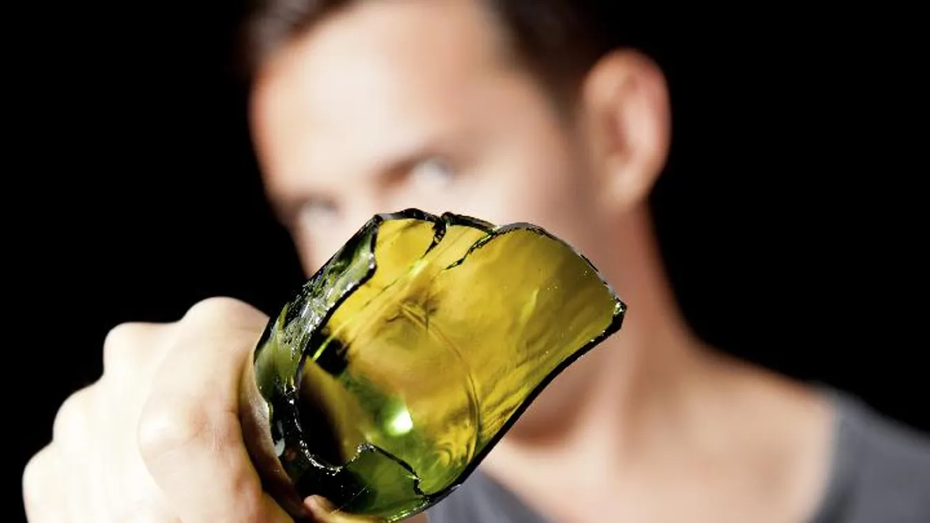 "Orosznak nézel ki" - nyakon szúrtak egy külföldi férfit egy kocsmában