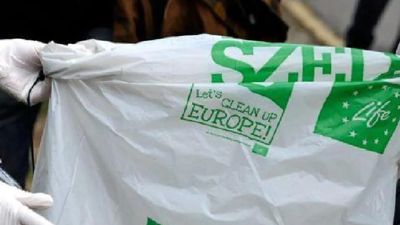 Brutális mennyiségű illegális szemetet gyűjtött össze a közút