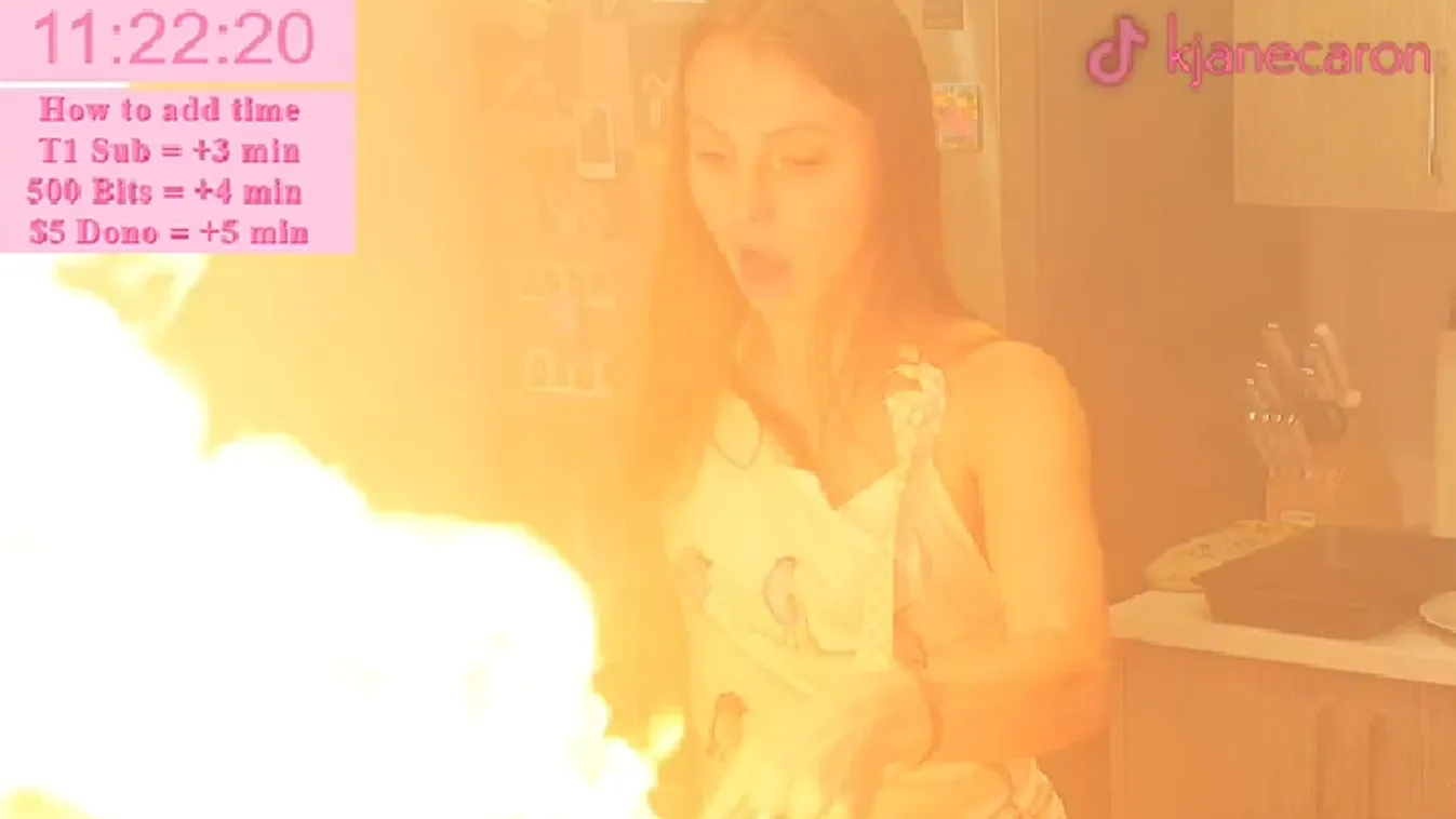 A konyha ördögeként több száz néző előtt gyújtotta fel a konyhát