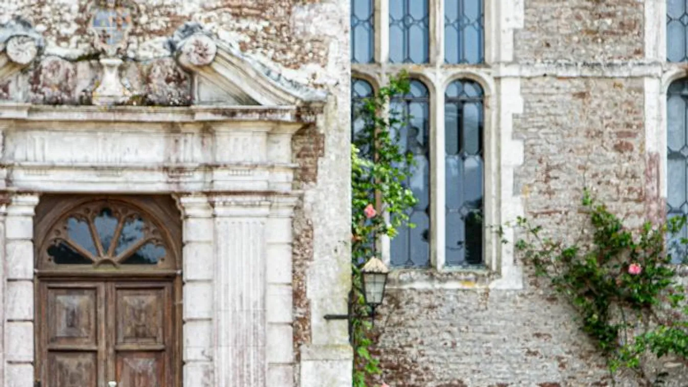 Elképesztő áron kelhet el James Bond autója