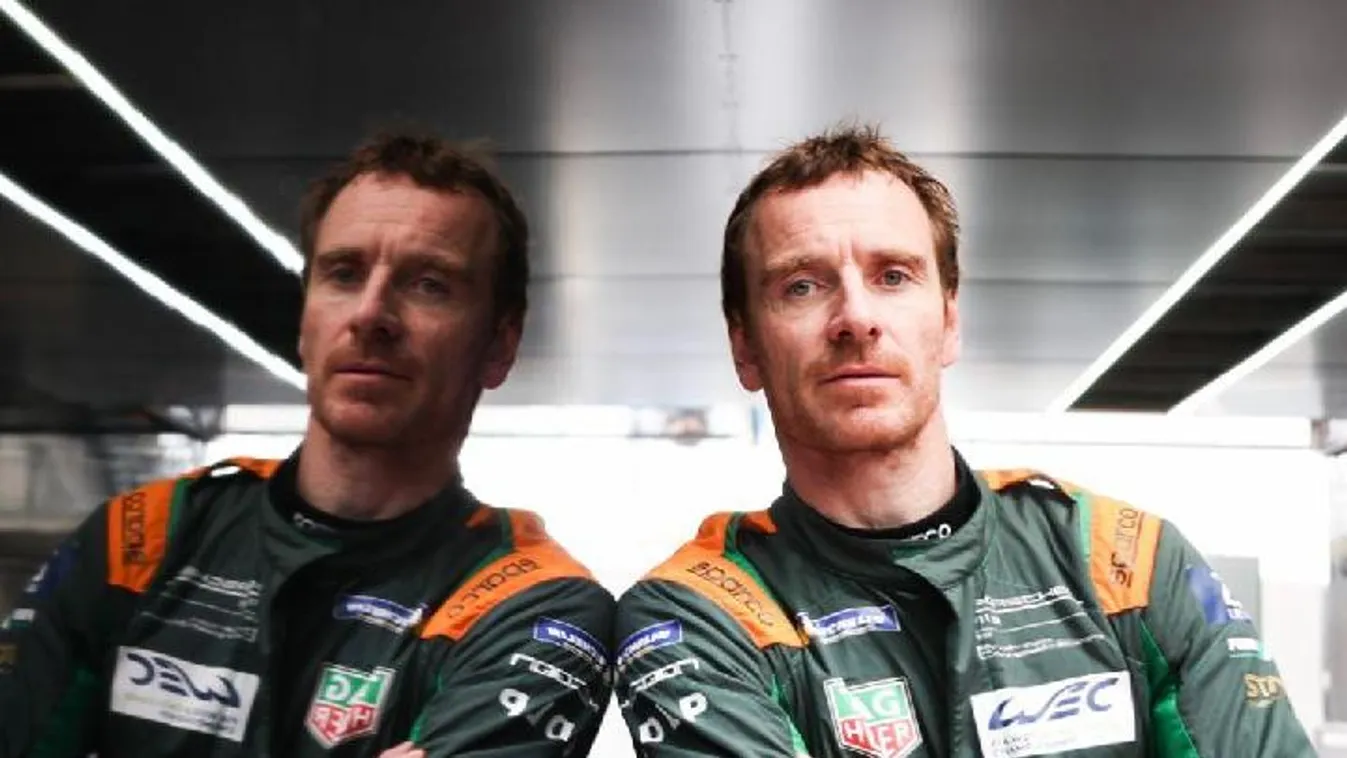 Hollywood kamerái után versenyautó volánja mögé ült a világsztár