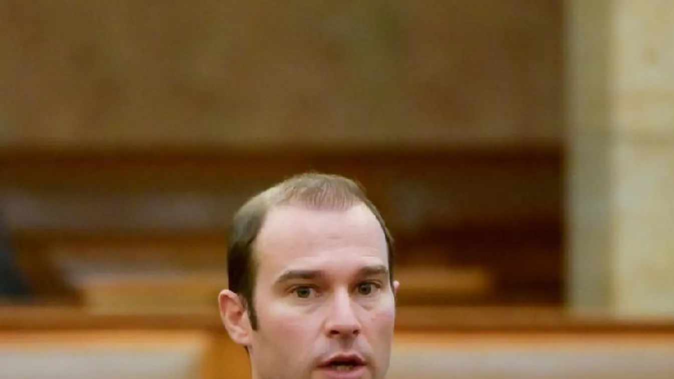 Hollik István: Elég a brüsszeli és a hazai baloldal őrült ötleteiből!