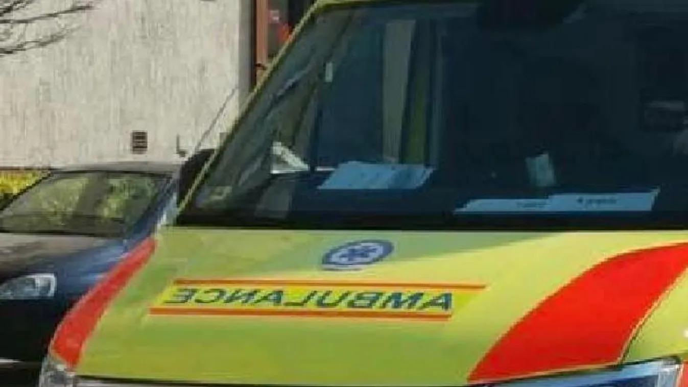 Bokatörés, részegség, szexista bókok és végül rózsa – egy mentős nő hétvégéje