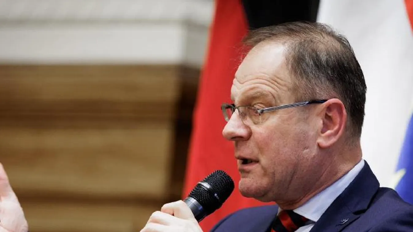 Navracsics Tibor: hangsúlyosabb szerepet kapnak a vármegyék a fejlesztéspolitikában