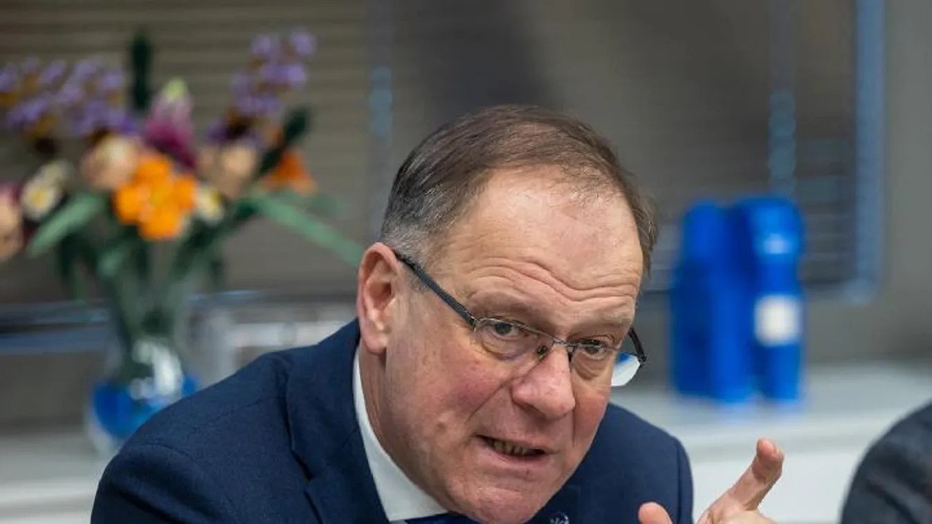 Navracsics Tibor: nehéz időket él Európa