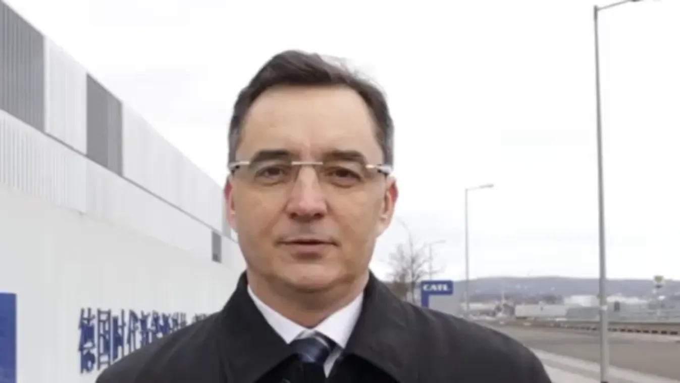 Debreceni polgármester: az előírások maximális betartásával működik az arnstadti akkumulátorgyár