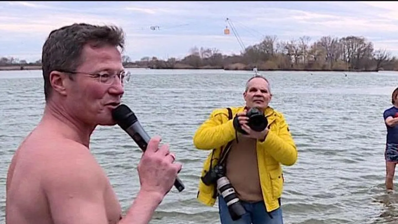 A jeges vízbe merült Stohl András egy kislány kedvéért