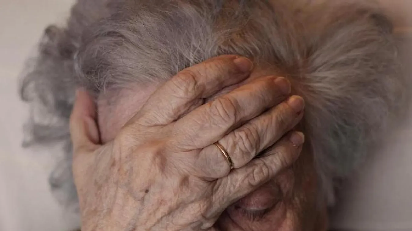 Már semmi sem szent: templom előtt támadt rá egy idős nőre a 22 éves férfi